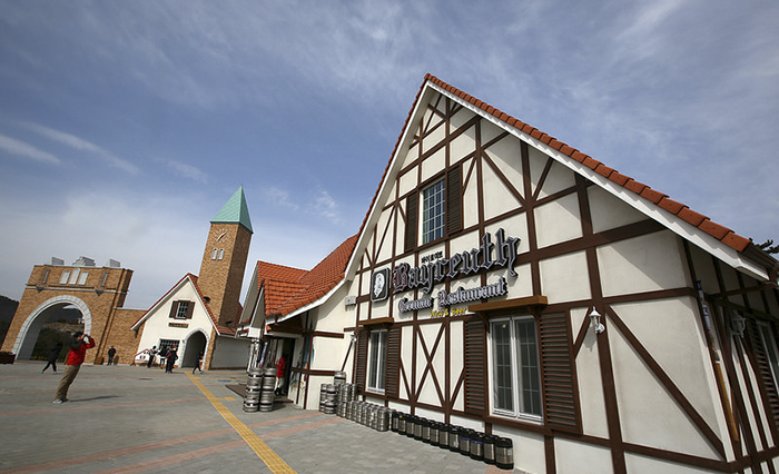 Oktoberfest Article 02.jpg